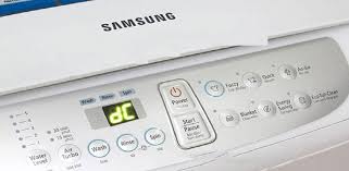 Màn hình máy giặt Samsung hiển thị mã lỗi DC rõ ràng.