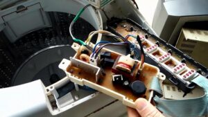 Máy giặt Samsung báo lỗi be2 do board mạch