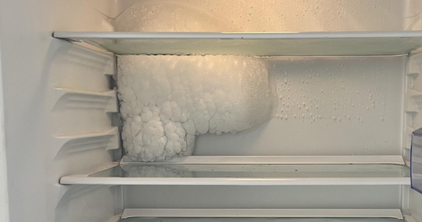 ngan-mat-tu-lanh-samsung-bi-dong-da Tủ lạnh Samsung ngăn mát bị đông đá, làm hỏng thực phẩm