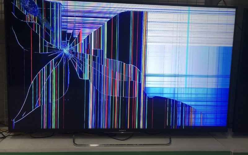 Nguyên nhân tivi Samsung bị vỡ hình, loang màu, sọc, chấm đen