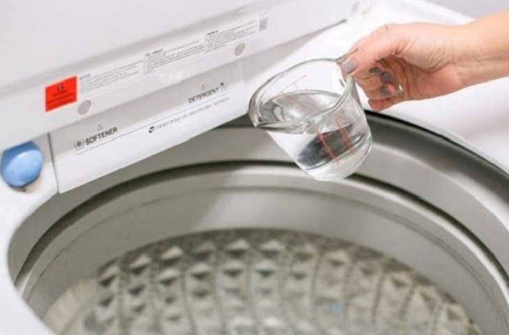 Vệ sinh bộ lọc cặn máy giặt Samsung để xử lý lỗi không xả nước